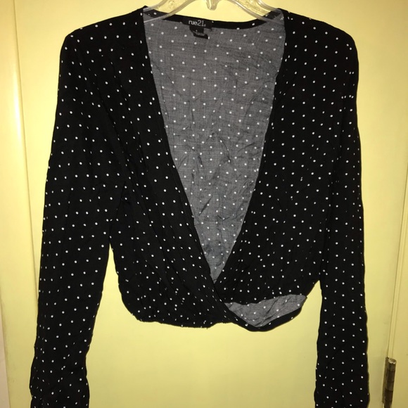 Rue21 Low Cut Long Sleeve Polka Dots - Picture 1 of 1